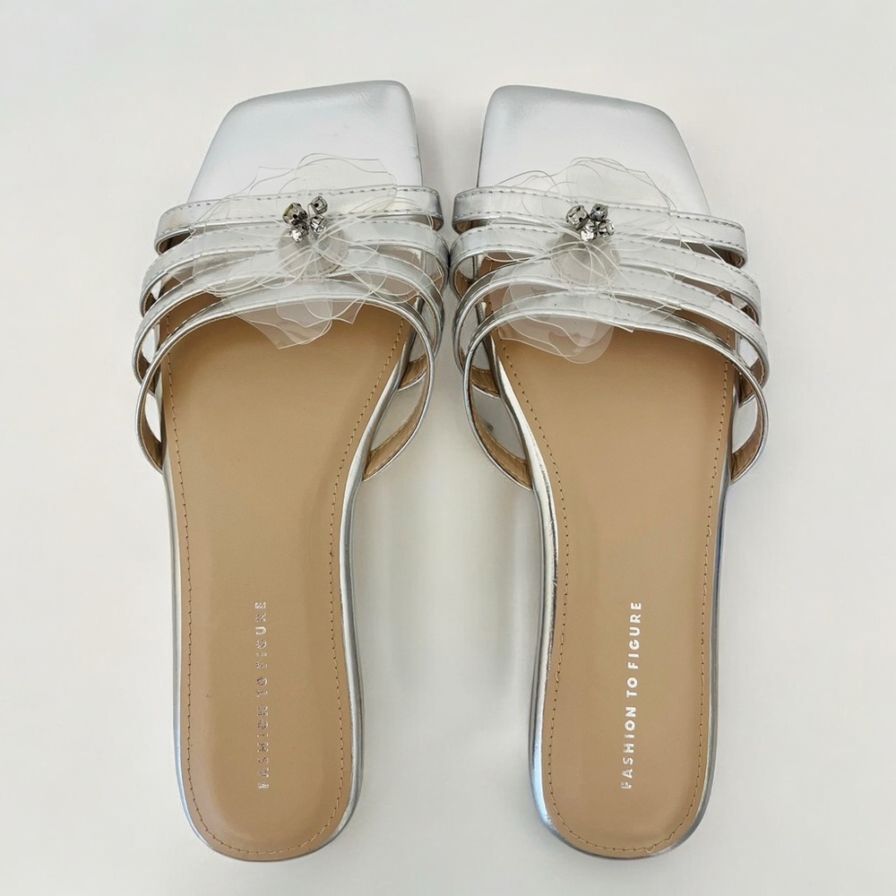 FASHION TO FIGURE Shayla Wide Width Slide Sandal in Silver
